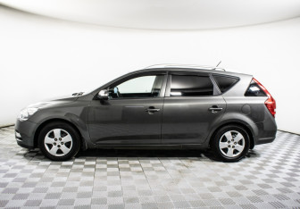 Подержанный автомобиль Kia Ceed Wagon 2012 года (8 фото)