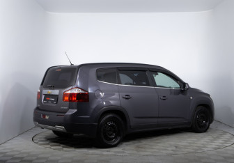 Подержанный автомобиль Chevrolet Orlando 2013 года (5 фото)