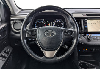 Подержанный автомобиль Toyota RAV4 2019 года (21 фото)