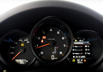 Подержанный автомобиль Porsche Macan 2019 года (13 фото)