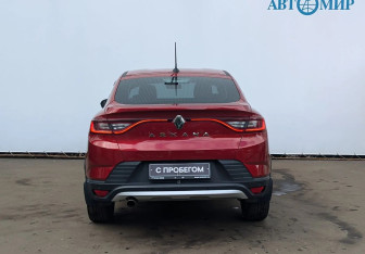 Подержанный автомобиль Renault Arkana 2021 года (6 фото)