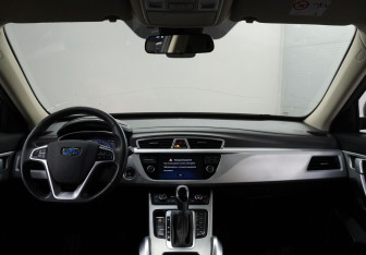 Подержанный автомобиль Geely Atlas 2018 года (11 фото)