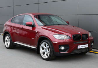 Подержанный автомобиль BMW X6 2012 года (3 фото)