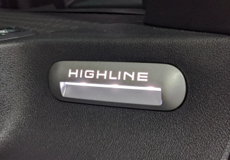 Подержанный автомобиль Volkswagen Multivan 2021 года (30 фото)