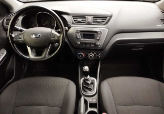 Подержанный автомобиль Kia Rio Sedan 2014 года (9 фото)