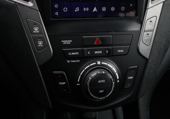 Подержанный автомобиль Hyundai Santa Fe 2013 года (16 фото)