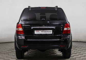 Подержанный автомобиль Kia Sorento 2007 года (6 фото)