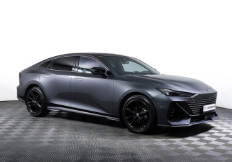 Подержанный автомобиль Changan UNI-V 2023 года (3 фото)