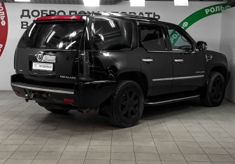 Подержанный автомобиль Cadillac Escalade Suv 2008 года (4 фото)