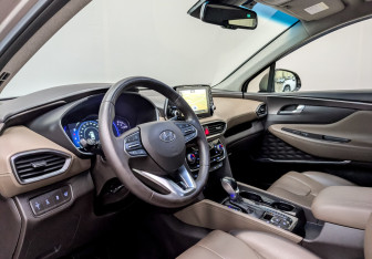 Подержанный автомобиль Hyundai Santa Fe 2020 года (17 фото)