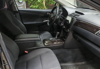 Подержанный автомобиль Toyota Camry Sedan 2013 года (10 фото)