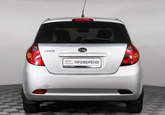 Подержанный автомобиль Kia Ceed Hatchback 2009 года (6 фото)