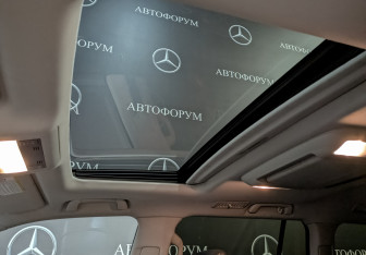 Подержанный автомобиль Lexus LX 2010 года (23 фото)