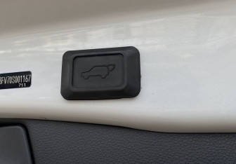 Подержанный автомобиль Toyota RAV4 2019 года (11 фото)