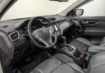 Подержанный автомобиль Nissan Qashqai 2014 года (15 фото)