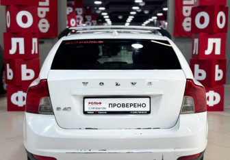 Подержанный автомобиль Volvo S40 2008 года (5 фото)