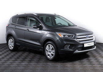 Подержанный автомобиль Ford Kuga 2017 года (3 фото)