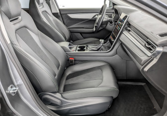 Подержанный автомобиль Москвич 6 2024 года (23 фото)