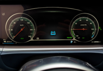 Подержанный автомобиль Voyah Free 2022 года (13 фото)