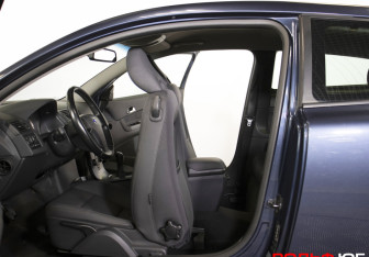 Подержанный автомобиль Volvo C30 2007 года (14 фото)