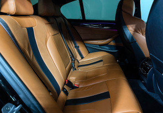 Подержанный автомобиль BMW M5 Sedan 2019 года (14 фото)