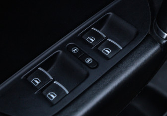 Подержанный автомобиль Volkswagen Touareg 2012 года (12 фото)