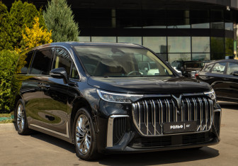 Подержанный автомобиль Voyah Dream 2024 года (2 фото)