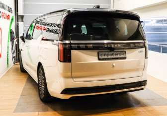 Подержанный автомобиль Zeekr 009 2023 года (6 фото)