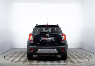 Подержанный автомобиль Opel Mokka 2014 года (6 фото)
