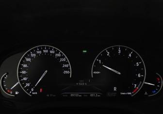 Подержанный автомобиль BMW X3 2021 года (13 фото)