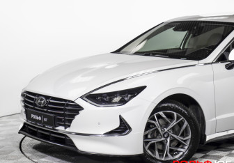 Подержанный автомобиль Hyundai Sonata 2020 года (22 фото)