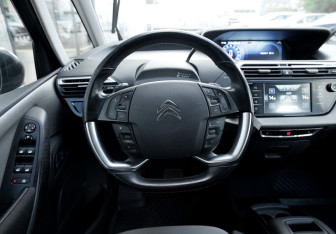 Подержанный автомобиль Citroen C4 Picasso 2016 года (14 фото)