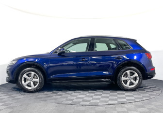 Подержанный автомобиль Audi Q5 2021 года (8 фото)