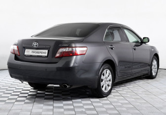 Подержанный автомобиль Toyota Camry Sedan 2007 года (5 фото)
