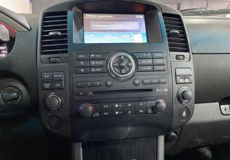 Подержанный автомобиль Nissan Pathfinder 2010 года (16 фото)