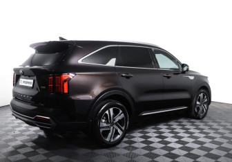 Подержанный автомобиль Kia Sorento 2021 года (5 фото)