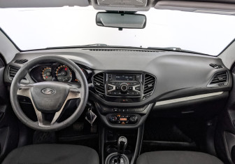 Подержанный автомобиль LADA (ВАЗ) Vesta Sedan 2017 года (14 фото)