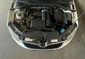 Подержанный автомобиль Skoda Octavia Liftback 2016 года (17 фото)