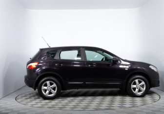 Подержанный автомобиль Nissan Qashqai 2013 года (4 фото)