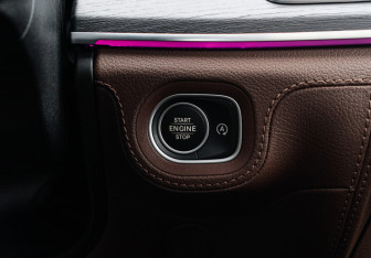 Подержанный автомобиль Mercedes-Benz GLE 2025 года (36 фото)