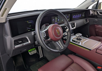 Подержанный автомобиль Hongqi E-HS9 2021 года (26 фото)