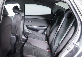 Подержанный автомобиль Kia Rio Sedan 2016 года (16 фото)