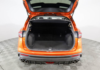 Подержанный автомобиль Geely Coolray 2020 года (10 фото)