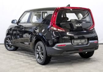 Подержанный автомобиль Kia Soul 2022 года (7 фото)