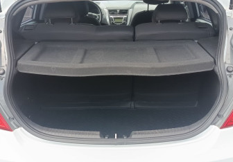 Подержанный автомобиль Hyundai Solaris Hatchback 2012 года (12 фото)