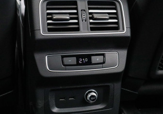 Подержанный автомобиль Audi Q5 2025 года (11 фото)