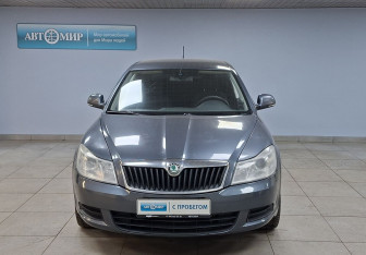 Подержанный автомобиль Skoda Octavia Liftback 2011 года (2 фото)