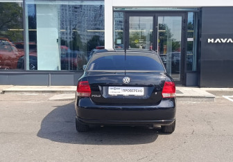 Подержанный автомобиль Volkswagen Polo Sedan 2013 года (6 фото)