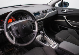Подержанный автомобиль Citroen C5 Wagon 2011 года (9 фото)