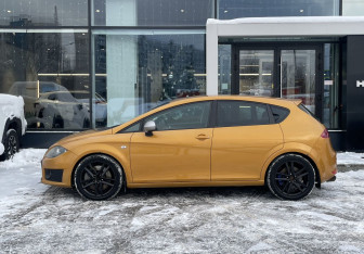 Подержанный автомобиль SEAT Leon Hatchback 2011 года (8 фото)